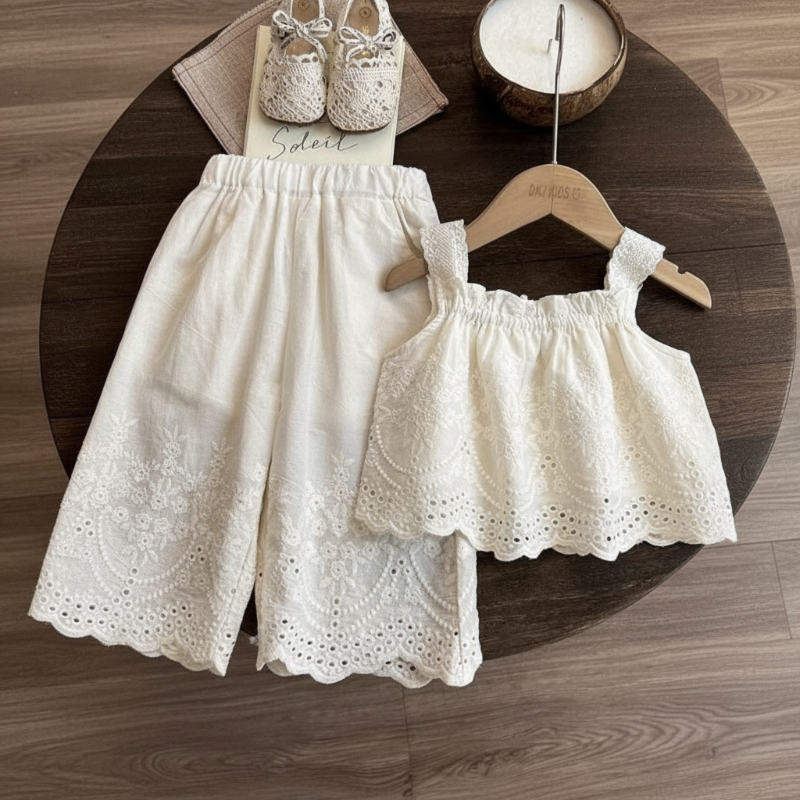TinyLuxe – Zomerset Kanten Top en Broek met wijde pijpen