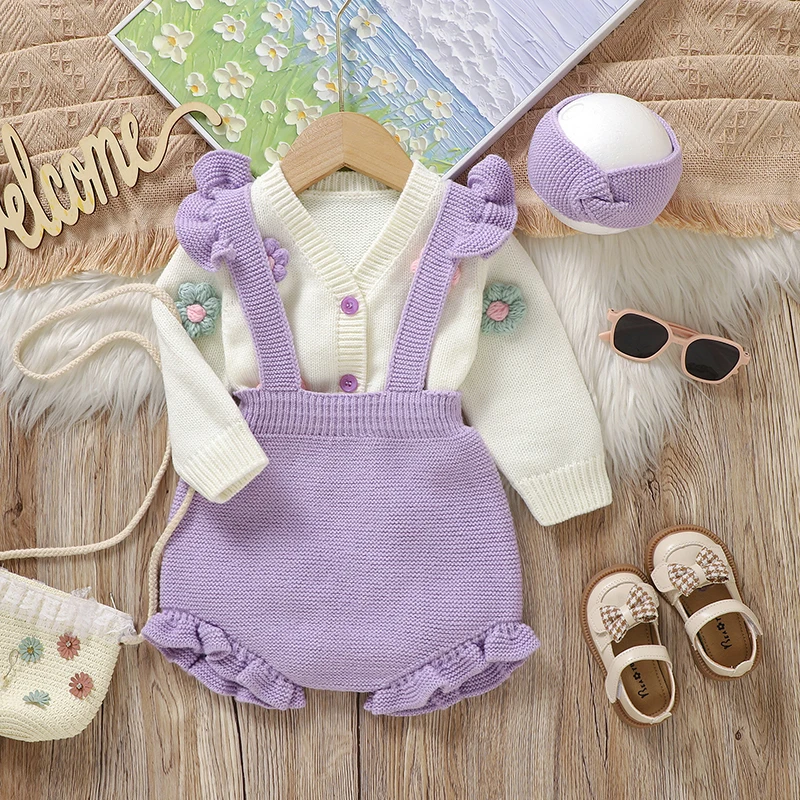 FloraKnit – Zacht & Schattig – Baby Outfit met Vestje, Tuinbroek en Haarband