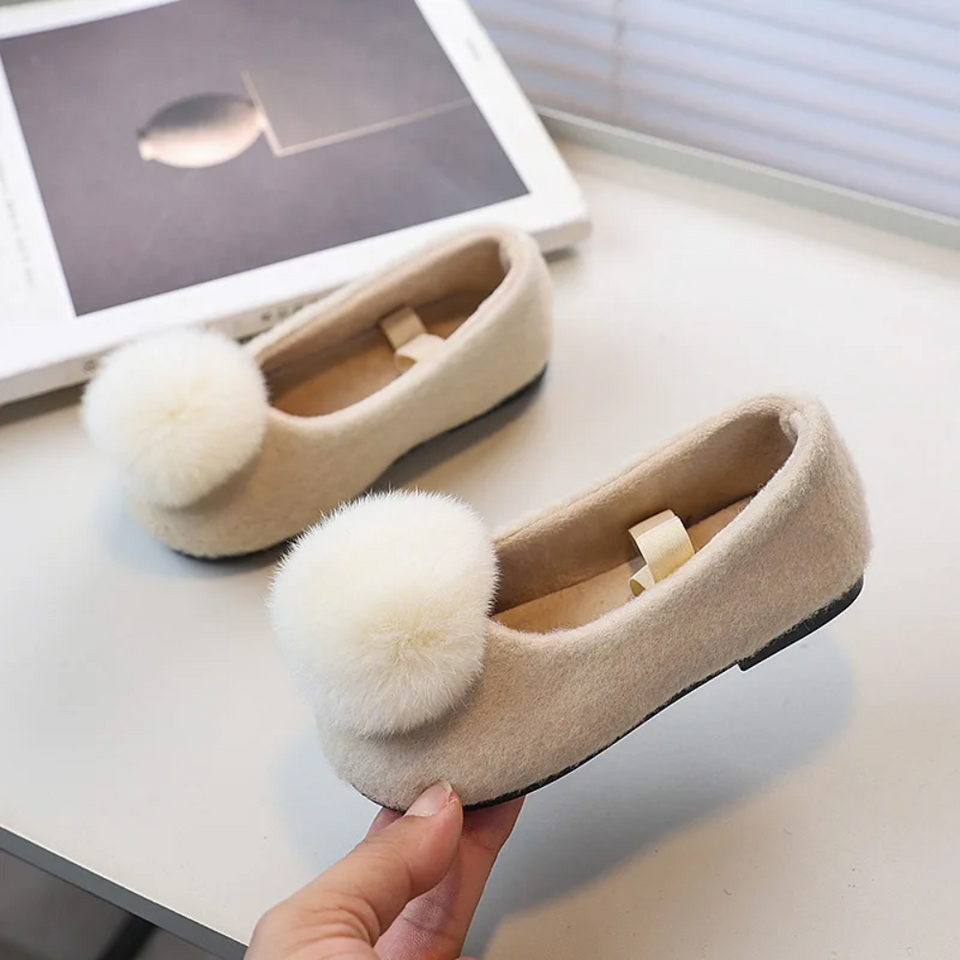 SoftSteps –  Warm & Zacht – Meisjes Schoentjes met Pluche Pompon