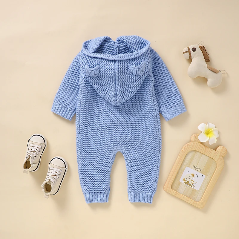 SoftKnit – Warm & Schattig – Gebreid Baby Jumpsuit met Capuchon