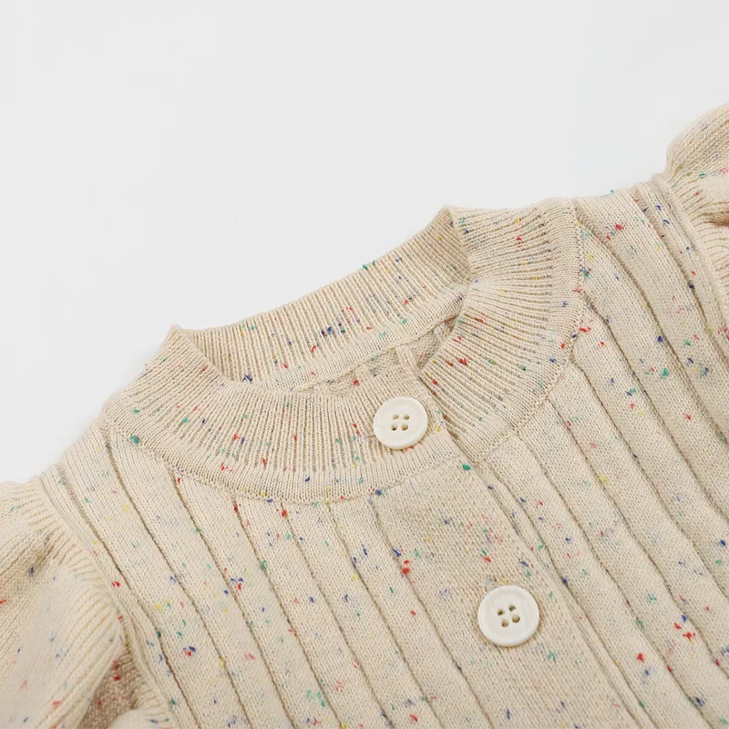 MiniAurora – Zacht & Elegant – Gebreide babypakje met engelenvleugels en hoofdband