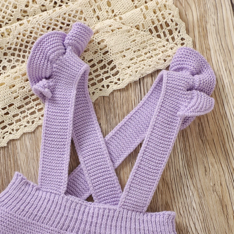 FloraKnit – Zacht & Schattig – Baby Outfit met Vestje, Tuinbroek en Haarband