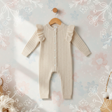 MiniAurora – Zacht & Elegant – Gebreide babypakje met engelenvleugels en hoofdband