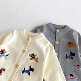PlayfulKnit – Zacht & Schattig – Gebreid Baby Jumpsuit met Hondenprint