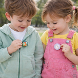 HiddenDot – Slim & Veilig – Broche AirTag-hoesje