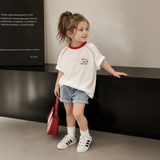 LittleVibe – Speelpret & Creatief – Oversized T-shirt met Kleurige Illustratie