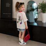 LittleVibe – Speelpret & Creatief – Oversized T-shirt met Kleurige Illustratie
