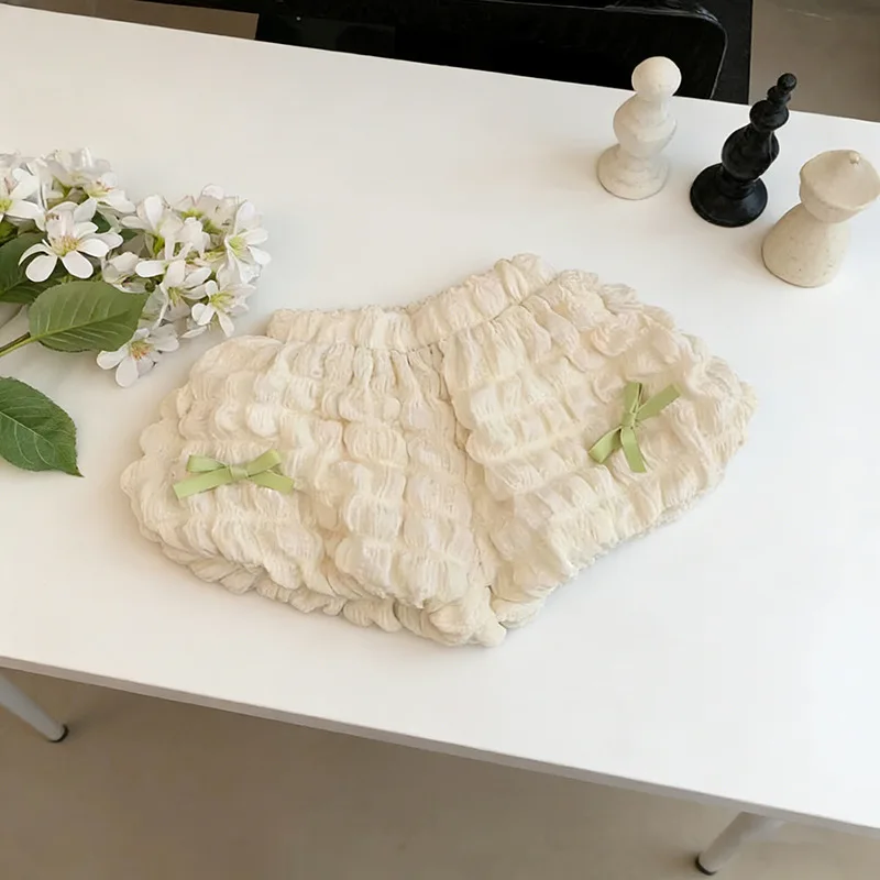 LovelyBloom – Zacht & Schattig – Kinderbroekje met ruches en strik