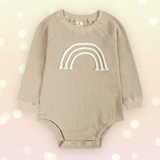 SnuggleHue – Zacht & Comfortabel – Regenboog Baby Rompertje