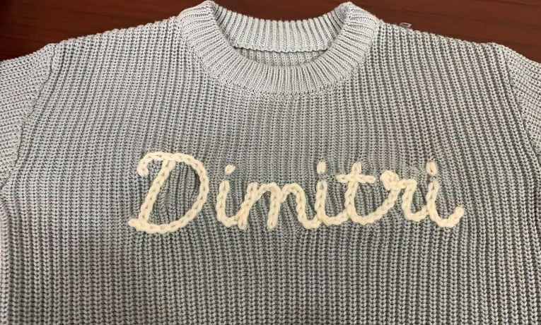 TinyStitch – Gepersonaliseerde Gebreide Naamtrui voor Baby’s & Kinderen
