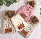 Mini Fashion™ - Eigen lettertype - Muts met pompon