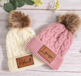 Mini Fashion™ - Eigen lettertype - Muts met pompon