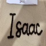 TinyStitch – Gepersonaliseerde Gebreide Naamtrui voor Baby’s & Kinderen
