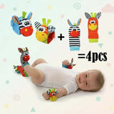 Wrist Rattle and Socks – Motoriek & Speels – Baby Rammelaars (Set van 4)