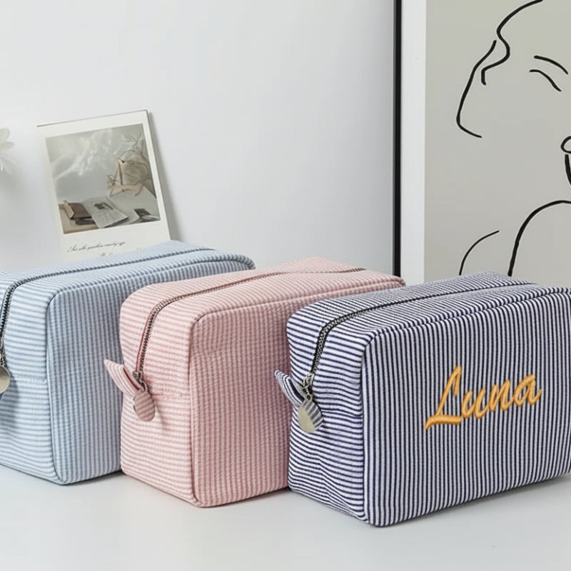 Striped Name Pouch – Gepersonaliseerd & Stijlvol – Make-up Tas