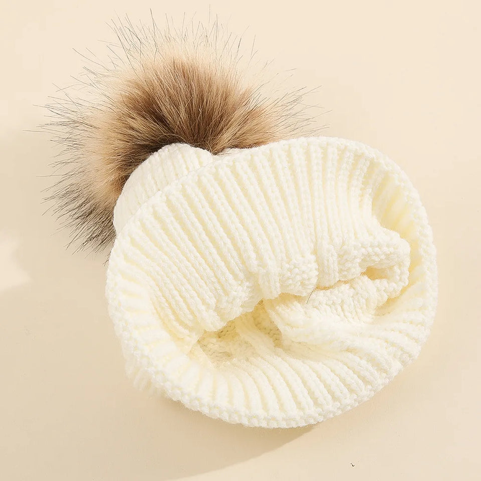 Mini Fashion™ - Eigen lettertype - Muts met pompon