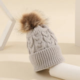 Mini Fashion™ - Eigen lettertype - Muts met pompon