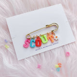 Personalized Charm Pin – Persoonlijk & Stijlvol – Naam Broche