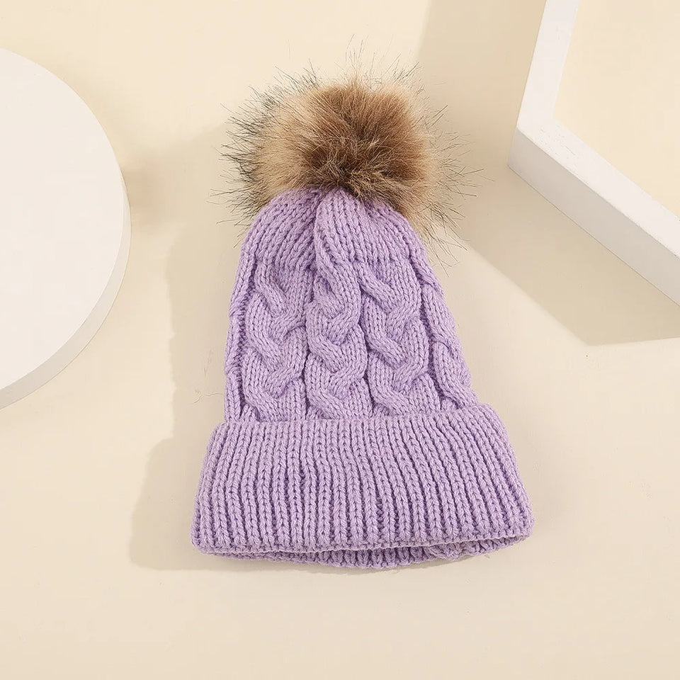 Mini Fashion™ - Eigen lettertype - Muts met pompon